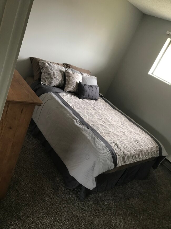 Building Photo - 1615 4th St