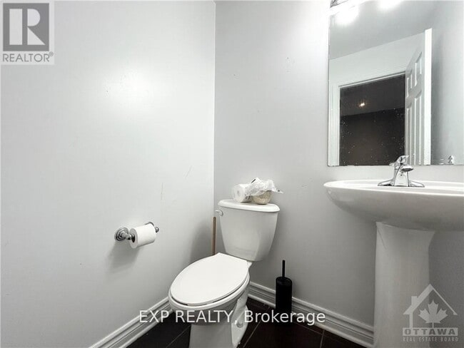 Photo du bâtiment - 649 Clearbrook Dr