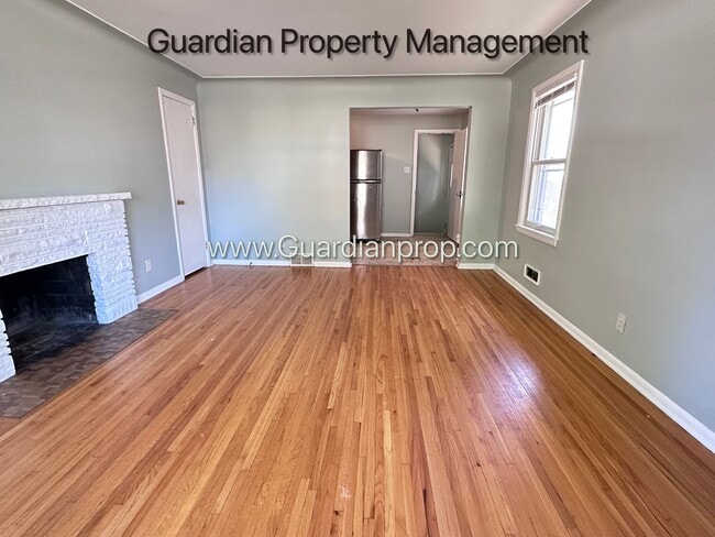 Foto del edificio - Crosstown Side By Side, Washer/Dryer In Unit, 1 Garage Space, Hardwood Floors, Dishwasher
