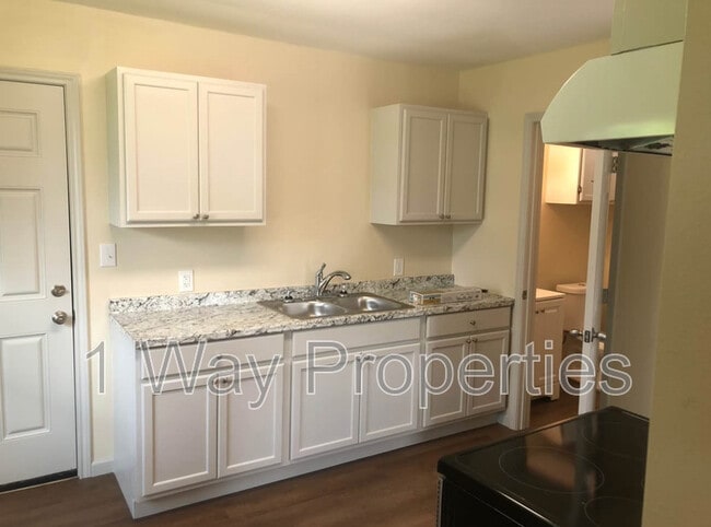 Foto del edificio - 804 Garden Rd