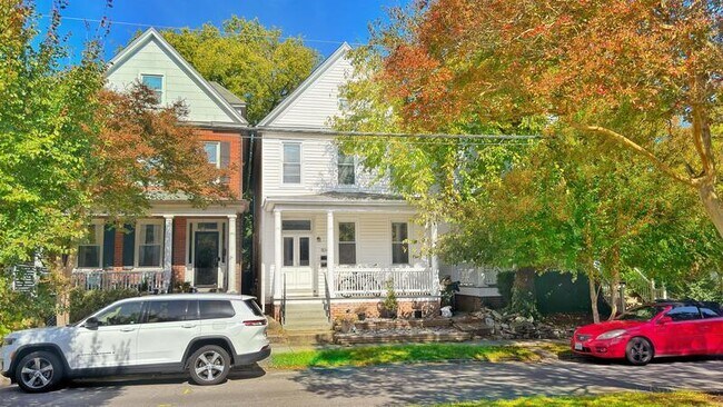 Building Photo - 1104 Redgate Ave