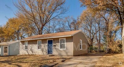 Building Photo - 5720 E 40th Terrace
