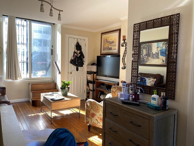 Building Photo - 19 West 73rd Street