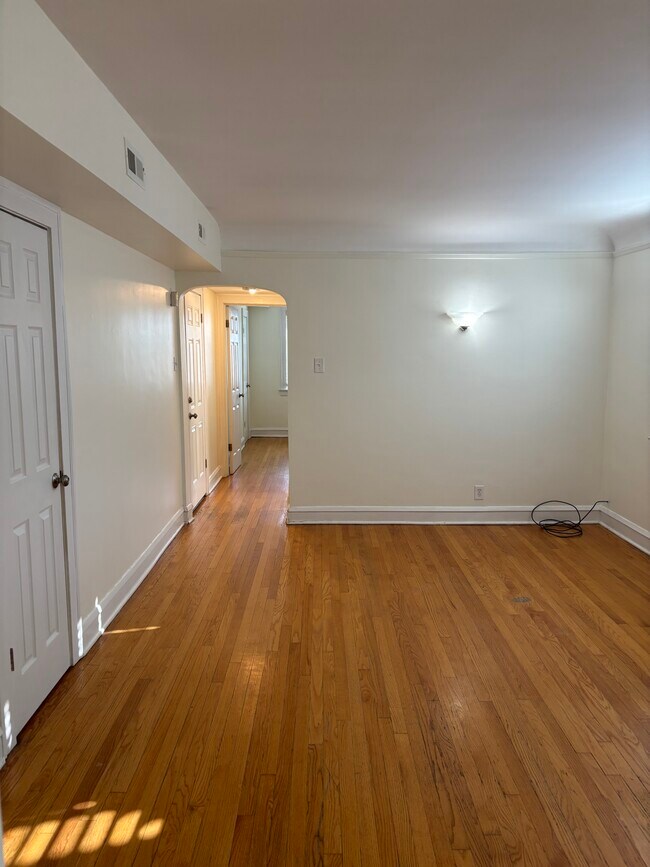 Foto del edificio - 5844 W 55th St