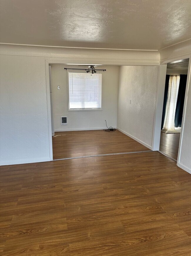 Foto del edificio - Home for rent, MOVE IN READY!!