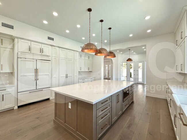 Foto del edificio - 1523 E Treasure Cove Dr