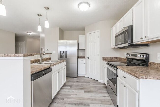 Foto del edificio - 8140 Wheatfield Dr