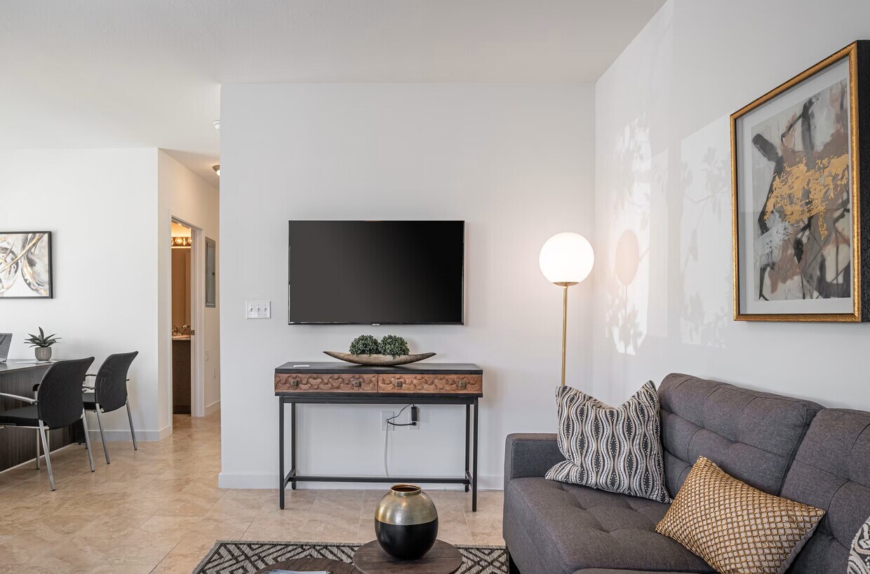 Foto principal - 407 W 77th St