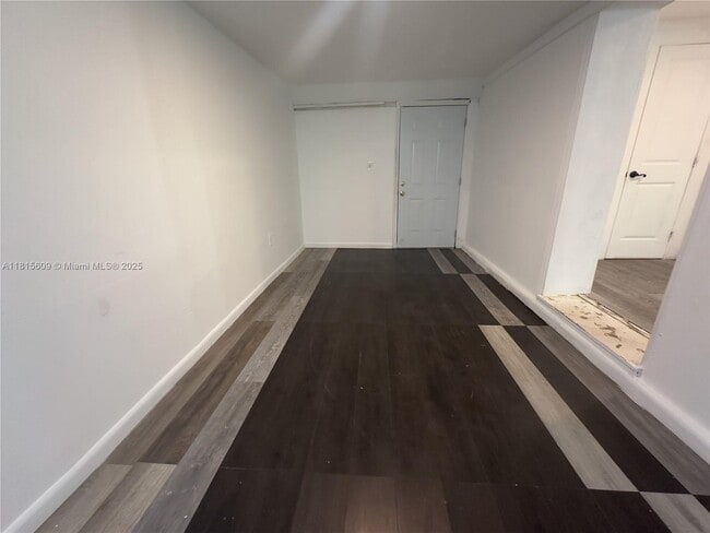 Building Photo - 225 NE 56th St