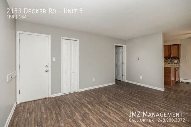 Foto del edificio - 2153 Decker Rd