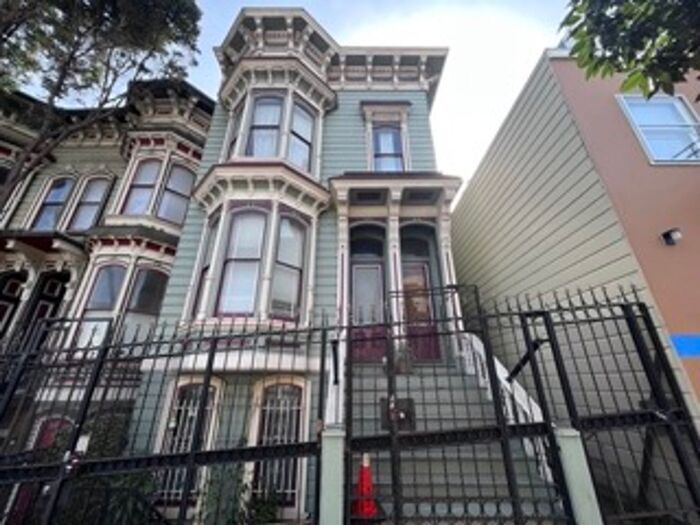 Foto principal - Victorian Home for Rent!