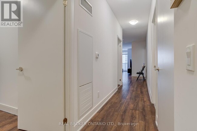 Photo du bâtiment - 1350 Ellesmere Rd