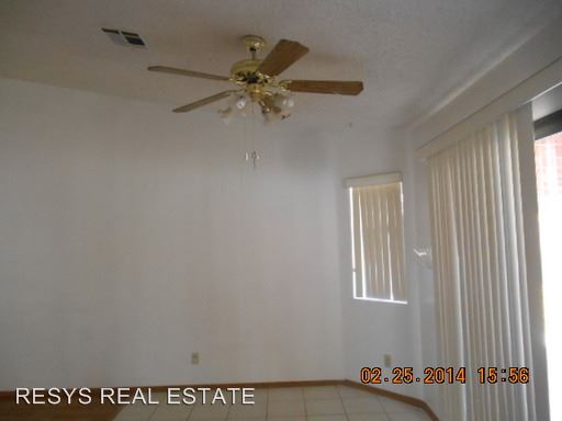 Building Photo - 487 Chelsea Dr