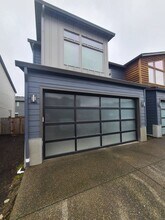 Building Photo - 12205 NE 115th St