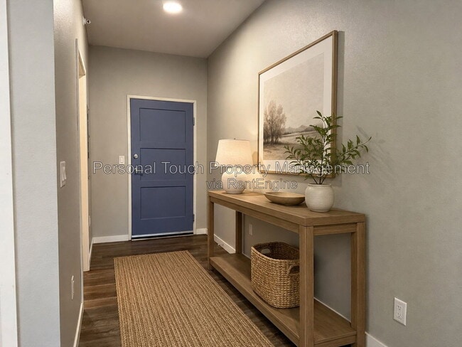 Building Photo - 600 8th St S