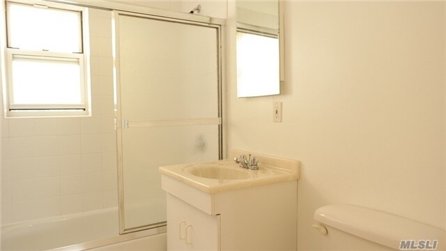 Building Photo - 110-15-110-65 65th Ave