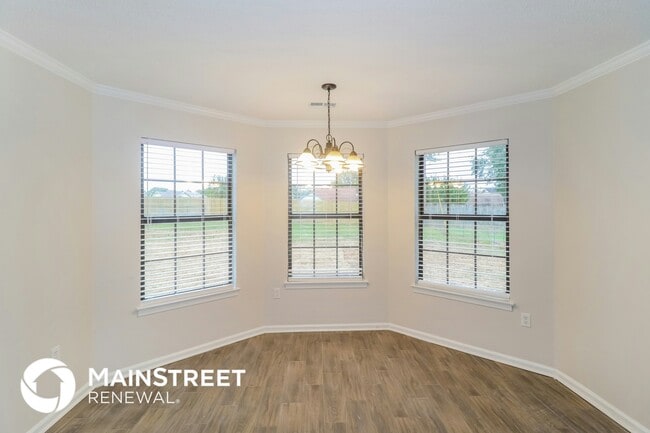 Foto del edificio - 7120 Oak Forest Dr