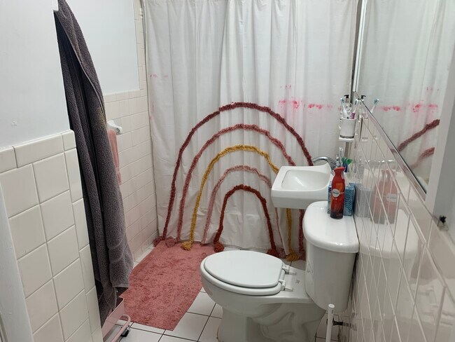 Foto del edificio - 45 Westland Ave