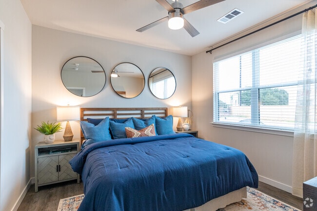 2 BR, 2 BA - 1046 SF - BELLROCK MEMORIAL