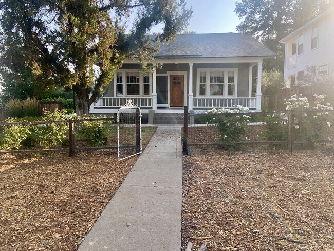 Building Photo - 2 br, 1 bath House - 301 Coloma Street