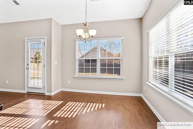 Foto del edificio - 825 Burnview Ln