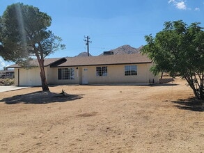 Building Photo - 60353 Latham Trail