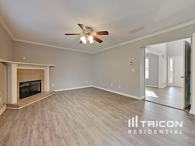 Building Photo - 3653 White Pine Rd