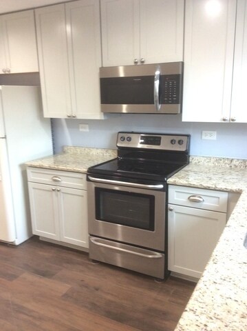 Building Photo - 1221 Whispering Hills Ct