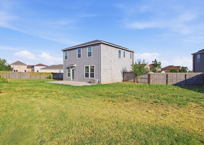 Building Photo - Fantastic Rental, Huge Backyard, large dogs, ok!