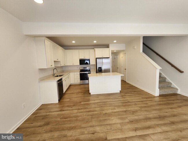 Foto del edificio - 437 Hillsdale Pl