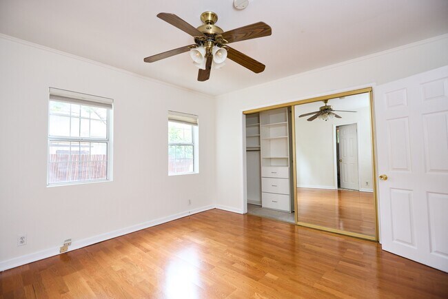 Foto del edificio - 3730 Edenhurst Ave