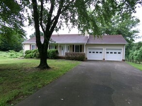 Building Photo - 844 Leichester Square Ct