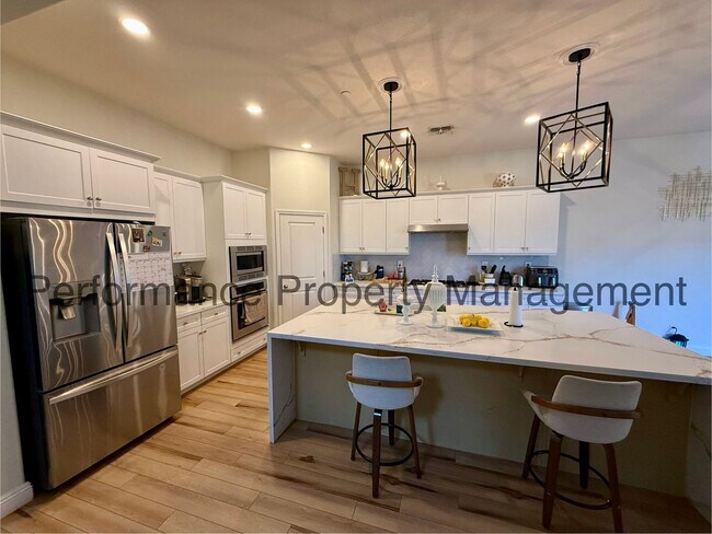 Foto del edificio - Gorgeous 5 Bed/3 Bath Rio Bravo Home w/ RBP & Security Deposit Alternative Option