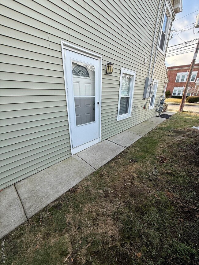 Foto del edificio - 2173 Jackson Ave