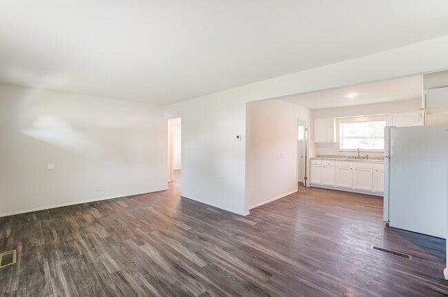 Building Photo - Jefferson Manor Apartments