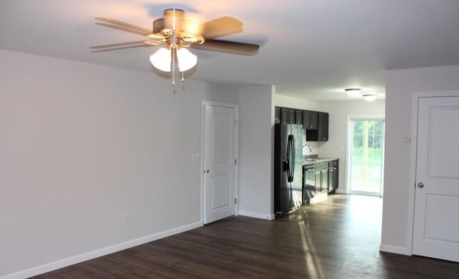 Building Photo - 40 Horseback Rd