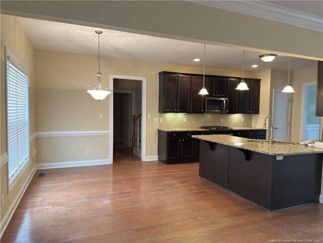 Building Photo - 4015 Summerberry Dr