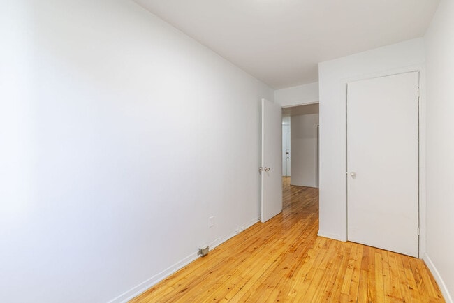 Building Photo - 6305 De La Roche