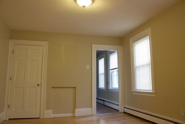 Foto del edificio - 114 Thorndike St