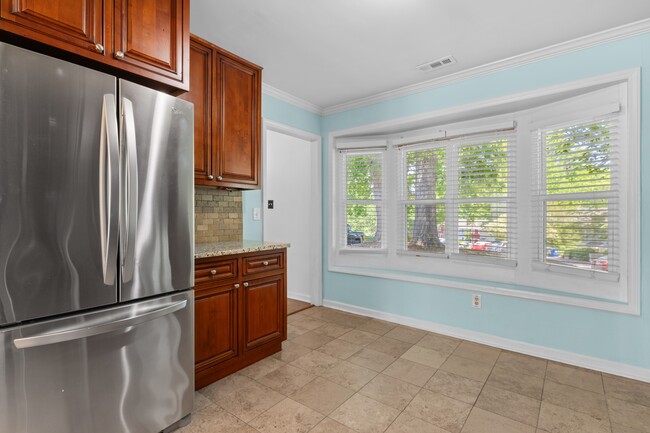 Building Photo - 5423 Pine Top Cir