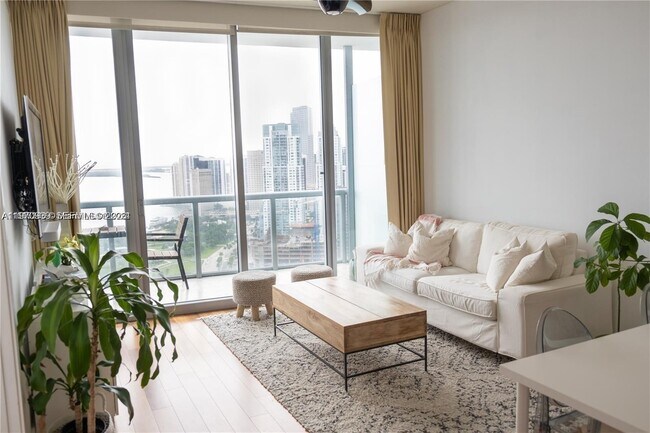 Foto del edificio - 888 Biscayne Blvd