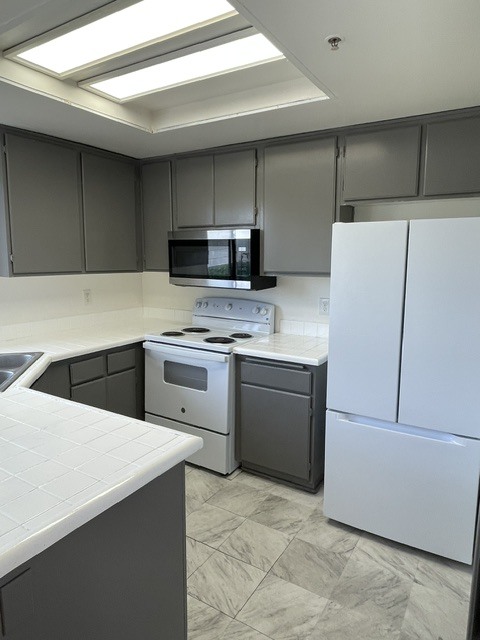 Building Photo - 707 S Webster Ave
