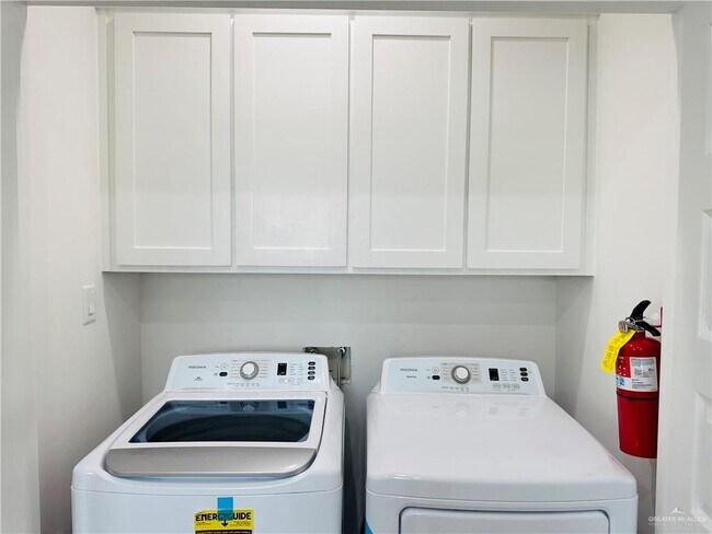 Foto del edificio - 10 Clarence Dr