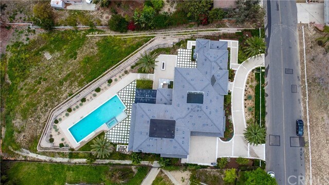 Foto del edificio - 2112 Rocky View Rd