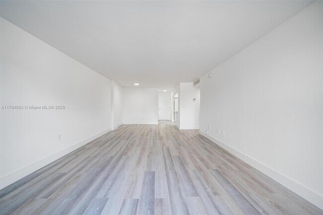 Foto del edificio - 150 SE 25th Rd