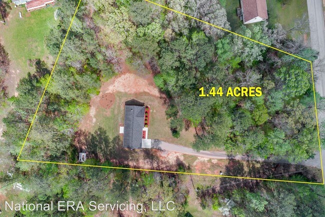 Building Photo - 531 S River Dr