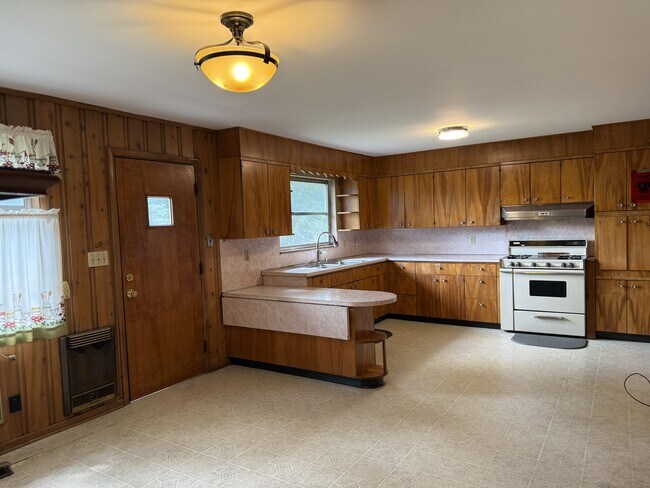 Photo - 307 Iroquois Dr House