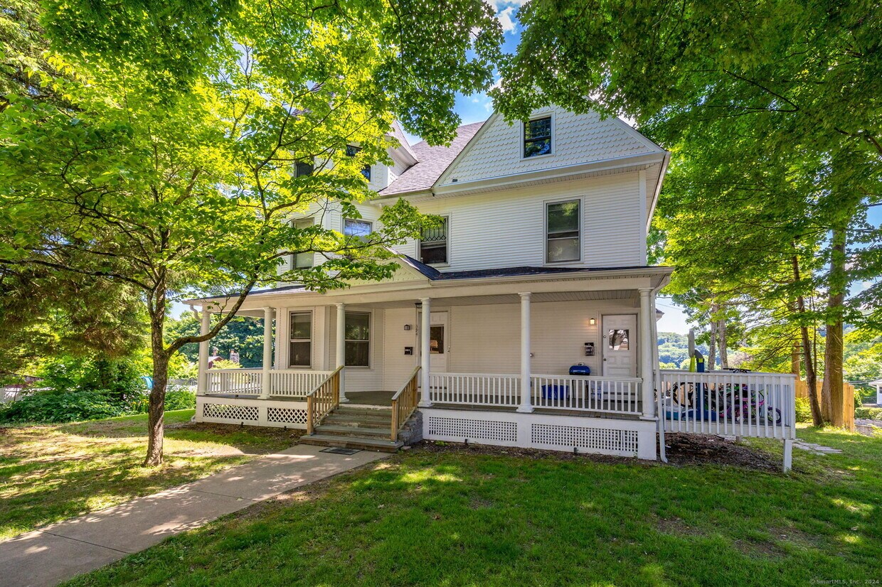 Foto principal - 394 Hawthorne Ave