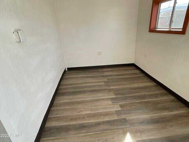 Foto del edificio - 631 W Hill St