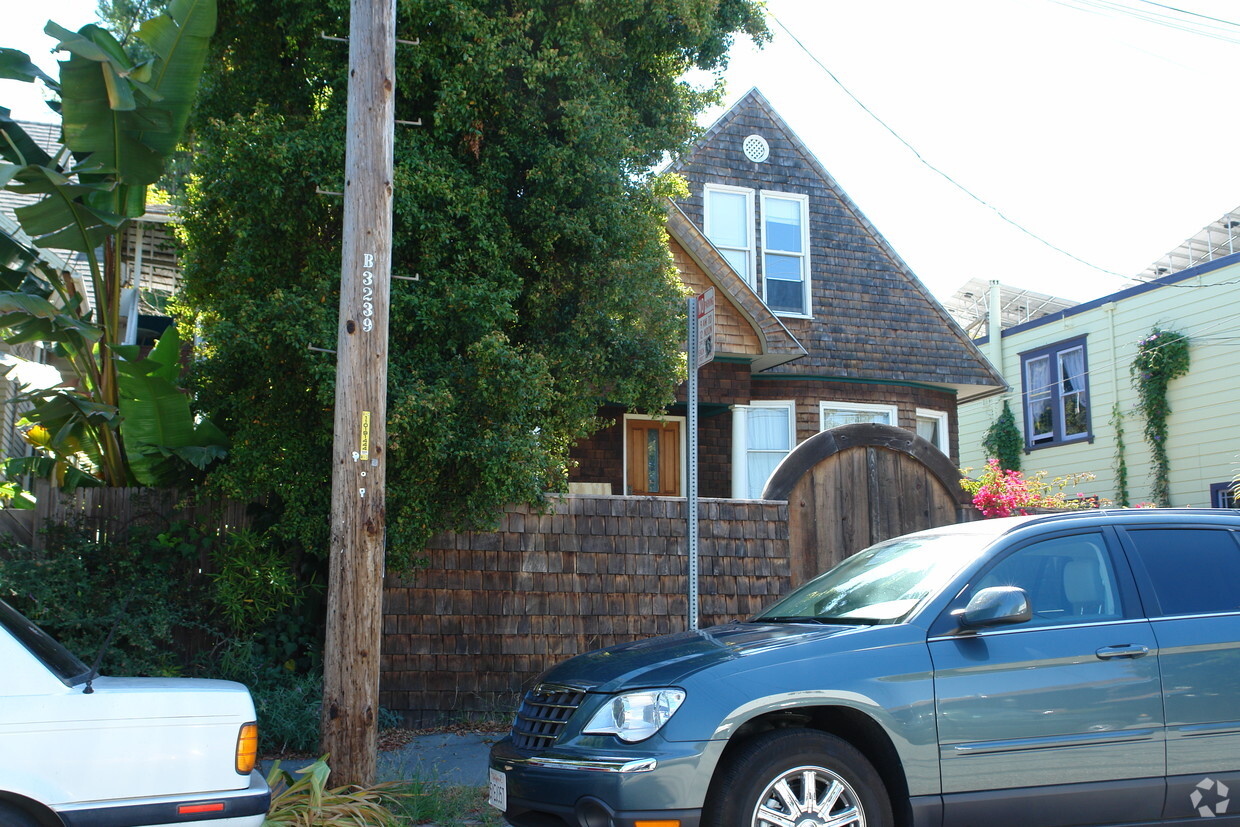 Building Photo - 2919 Fulton St